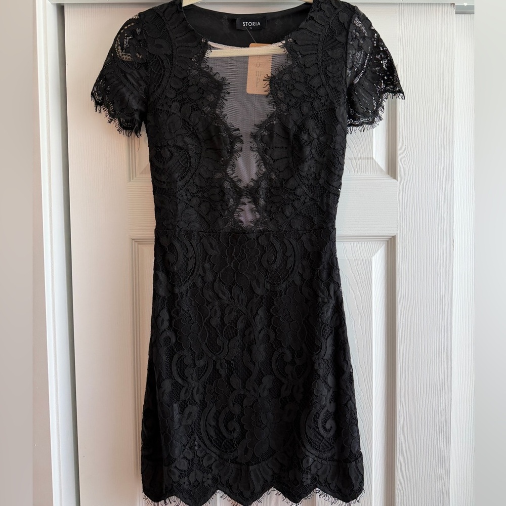Storia Elegant Black Lace Mini Dress - Picture 2 of 4